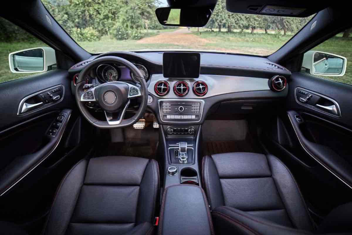 Nuovo dispositivo obbligatorio sulle auto: ecco da quando e chi lo dovrà montare