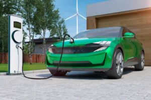 Un'auto elettrica in ricarica