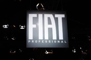 Il nome FIAT su un tabellone