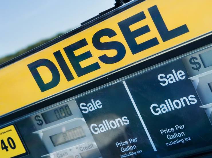 Gasolio rinviato di un anno lo stop alla circolazione
