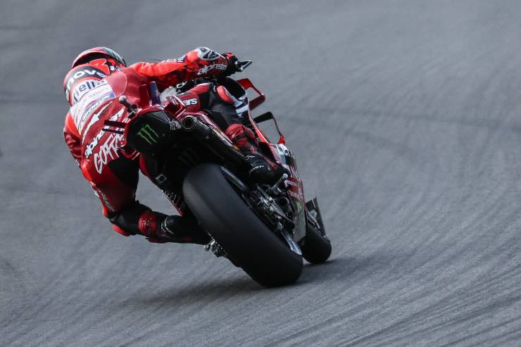 Pecco Bagnaia continuano i problemi in frenata