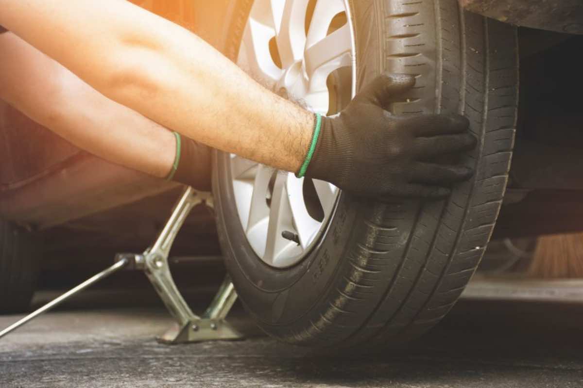 Gomme, quando vanno cambiate davvero: il metodo infallibile per decretarne l’usura