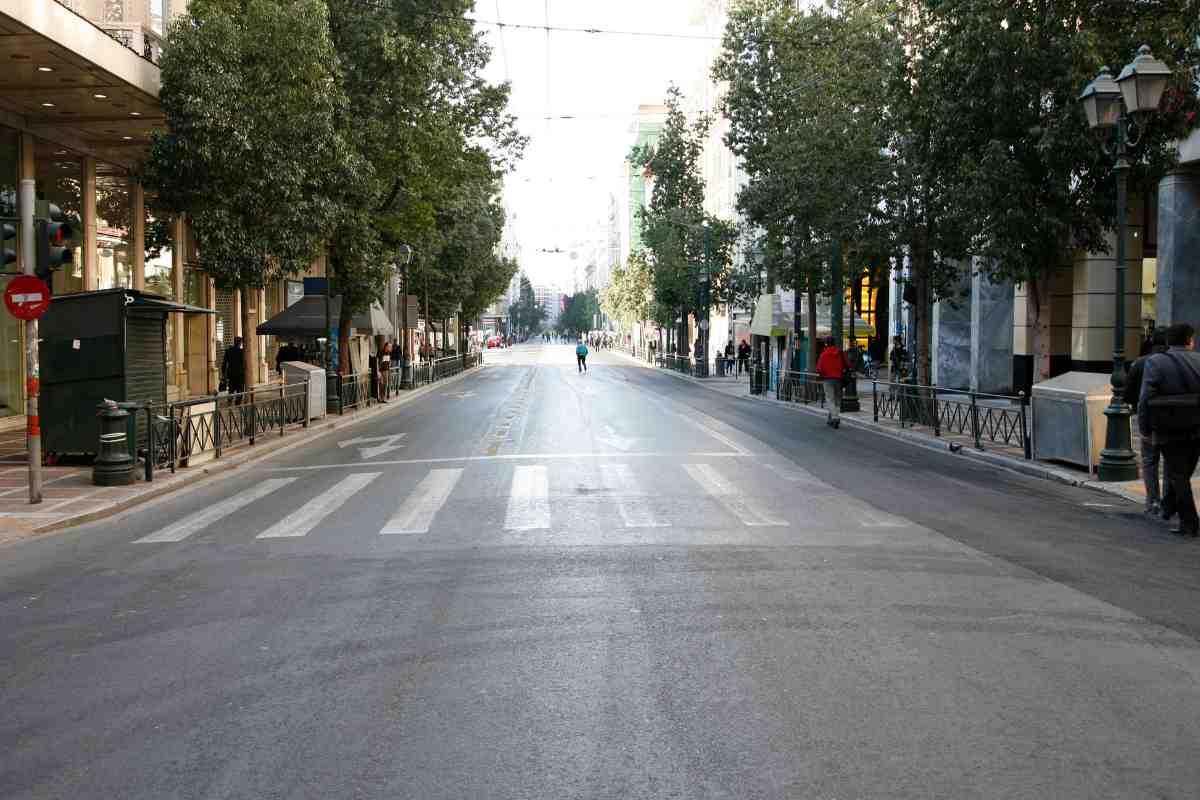 Nuove direttive, tutto chiuso nel fine settimana: stop alla circolazione