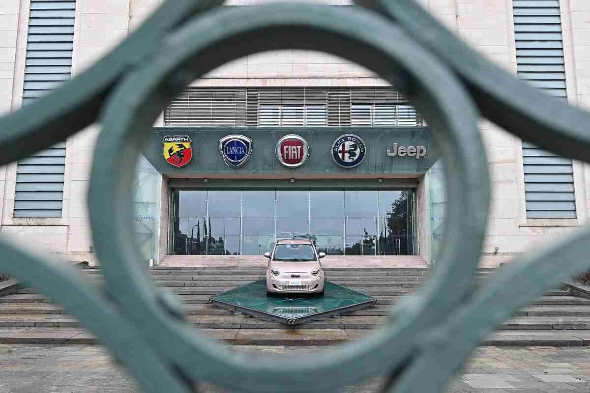 Stellantis gela i dipendenti: nuovo stop generale, questa non ci voleva
